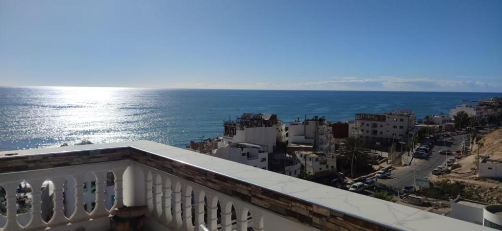 Cozy 1-Bedroom with Sea View Terrace