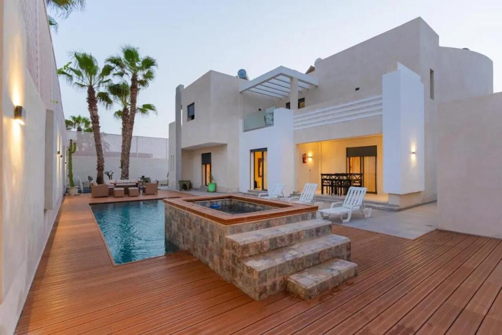 Modern Villa with Pool in Mirleft, 715 m²